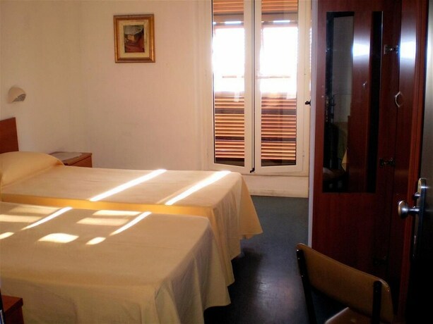 Imagen de la habitación del Hotel Albergo San Carlo. Foto 32