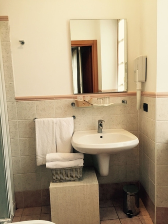 Imagen de la habitación del Hotel Albergo San Lorenzo. Foto 15