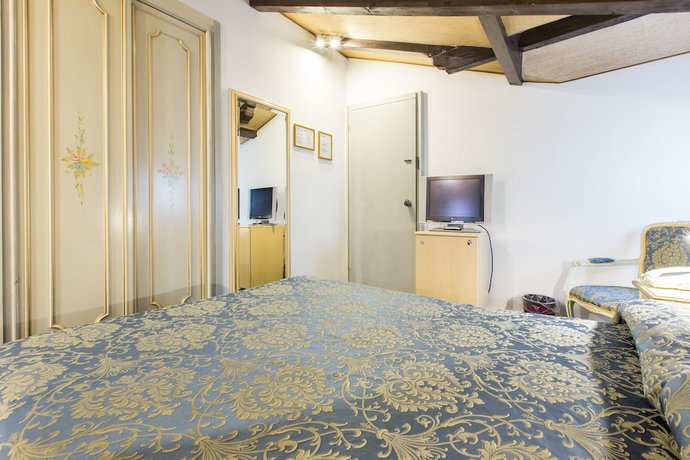 Imagen de la habitación del Hotel Albergo San Marco. Foto 12