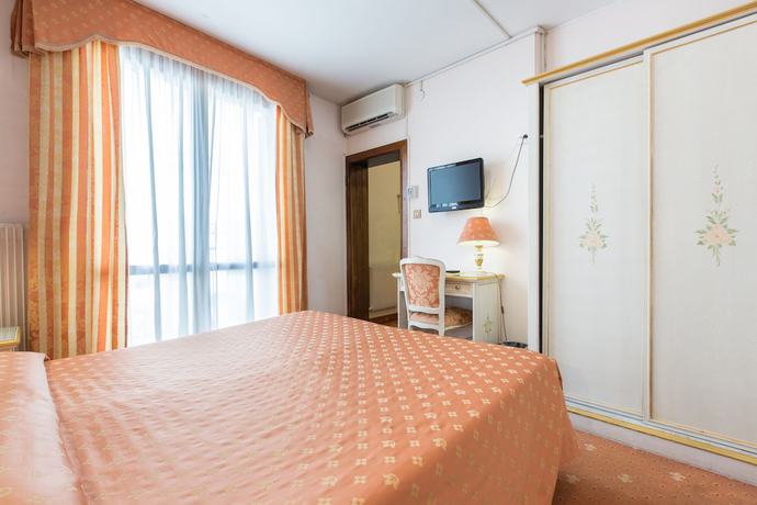 Imagen de la habitación del Hotel Albergo San Marco. Foto 13