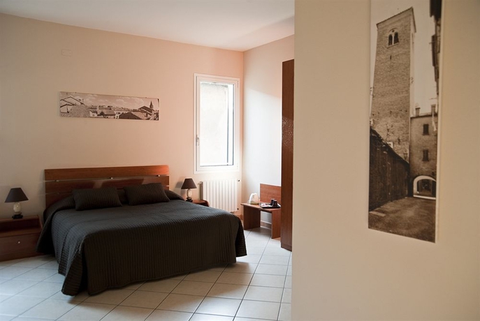 Imagen de la habitación del Hotel Albergo San Romano. Foto 4