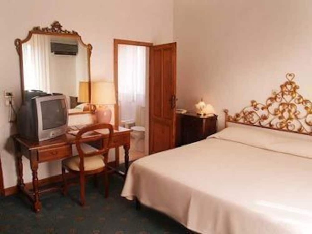 Imagen de la habitación del Hotel Albergo Sanlorenzo. Foto 9