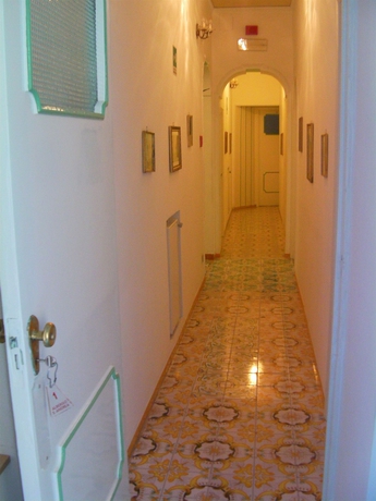 Imagen de los interiores del Hotel Albergo Sant'andrea. Foto 7