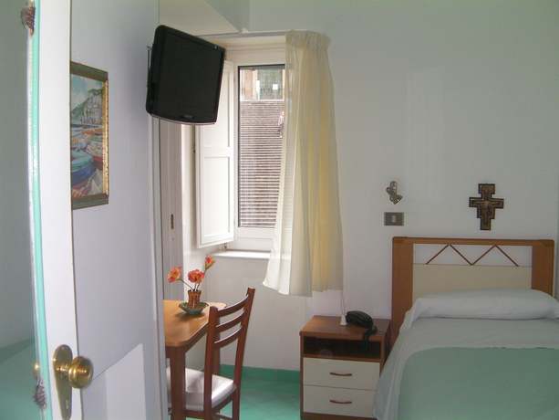 Imagen de la habitación del Hotel Albergo Sant'andrea. Foto 3