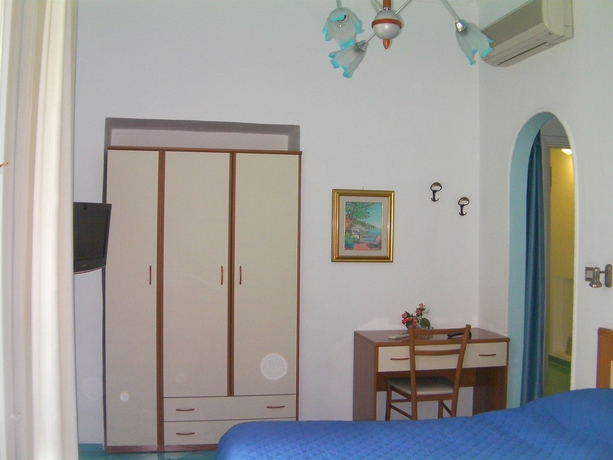 Imagen de la habitación del Hotel Albergo Sant'andrea. Foto 6