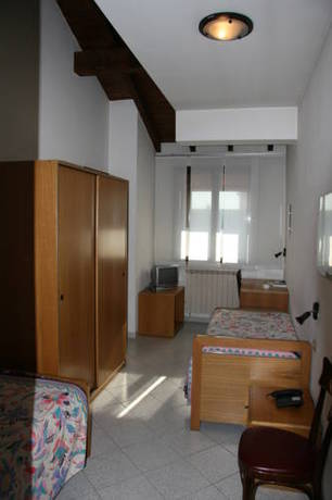 Imagen de la habitación del Hotel Albergo Sant'anna. Foto 5
