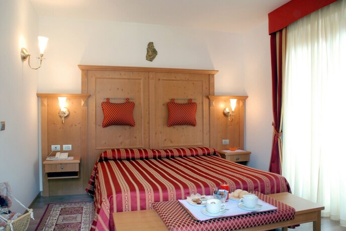 Imagen de la habitación del Hotel Albergo Sass Maor. Foto 26