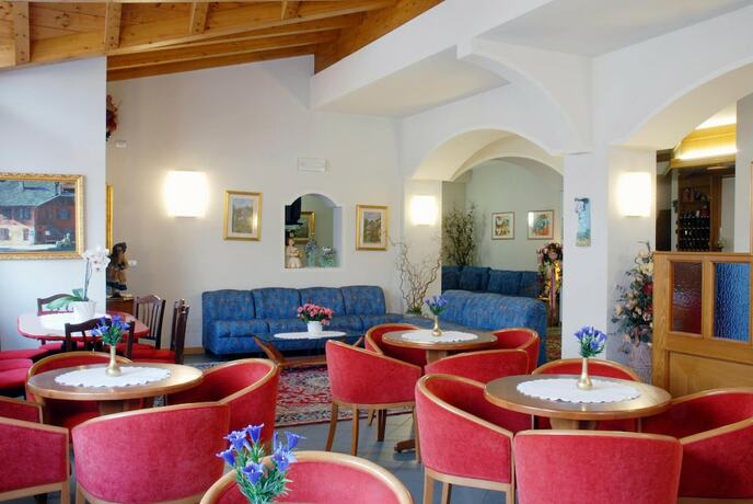 Imagen de los interiores del Hotel Albergo Sass Maor. Foto 30