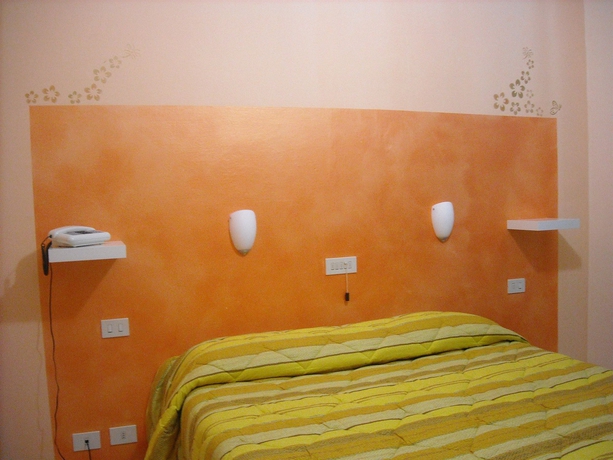 Imagen de la habitación del Hotel Albergo Serena. Foto 12