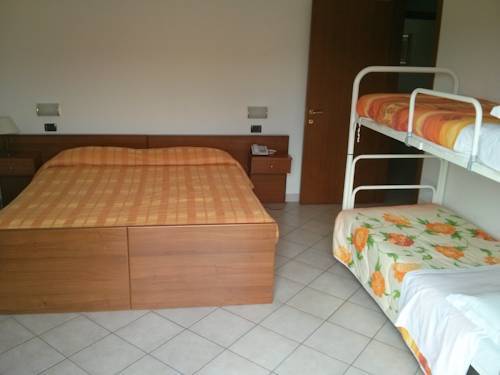 Imagen de la habitación del Hotel Albergo Shine. Foto 16