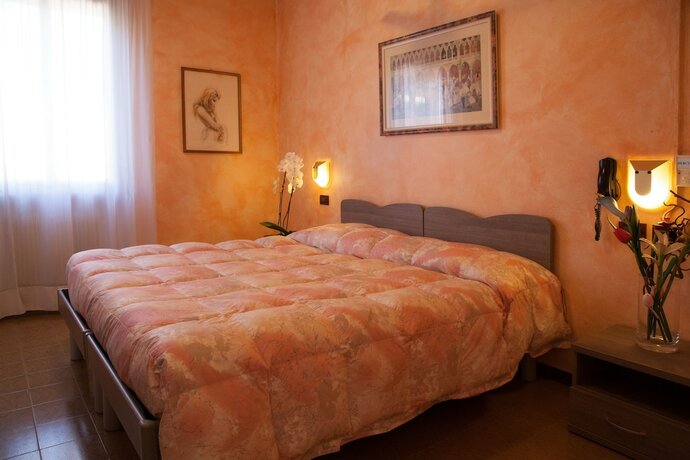 Imagen de la habitación del Hotel Albergo Stella D'oro. Foto 23