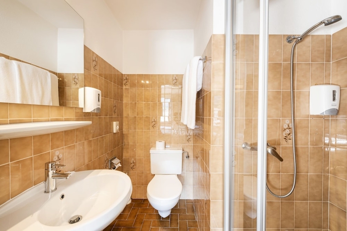 Imagen de la habitación del Hotel Albergo Svizzero. Foto 13