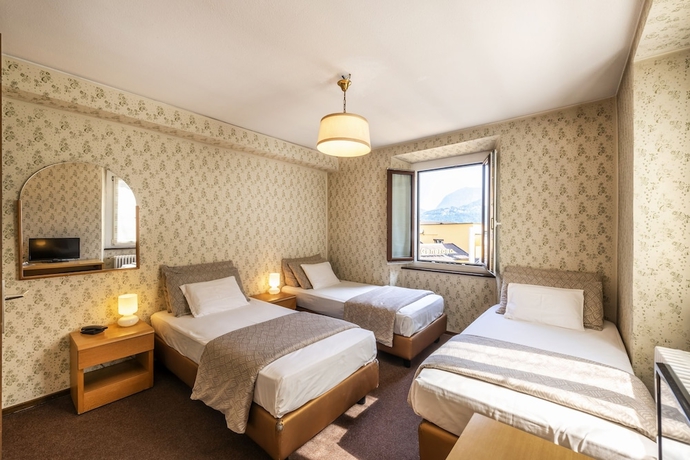 Imagen de la habitación del Hotel Albergo Svizzero. Foto 16