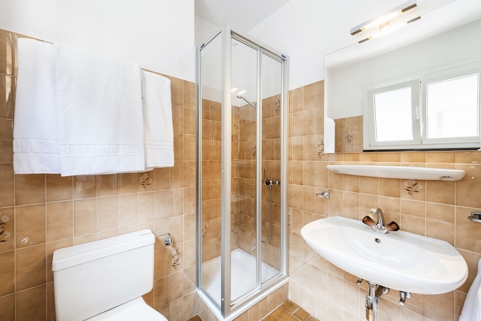 Imagen de la habitación del Hotel Albergo Svizzero. Foto 17