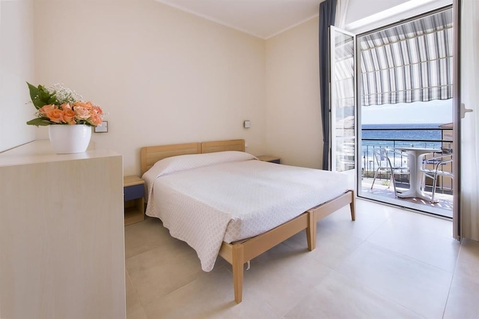 Imagen de la habitación del Hotel Albergo Teresa. Foto 6
