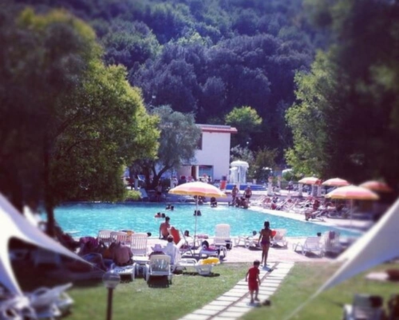 Imagen de la piscina del Hotel Albergo Terme Forlenza. Foto 12