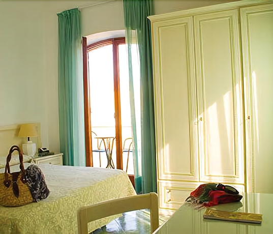 Imagen de la habitación del Hotel Albergo Terme Villa Svizzera. Foto 7