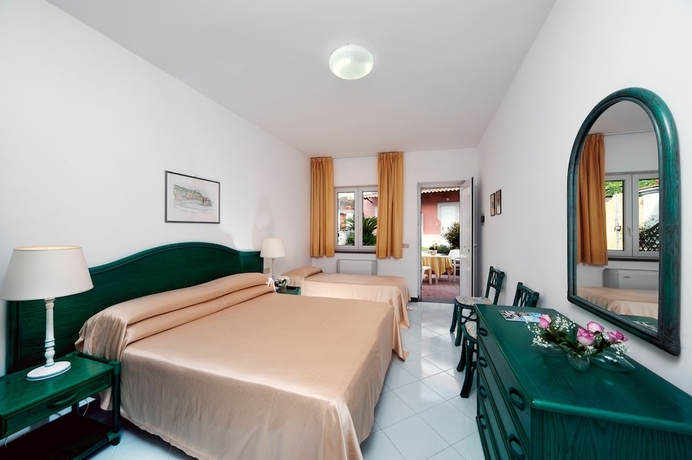 Imagen de la habitación del Hotel Albergo Terme Villa Svizzera. Foto 14