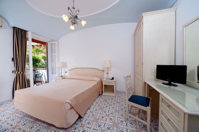 Imagen de la habitación del Hotel Albergo Terme Villa Svizzera. Foto 16