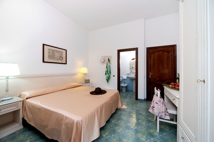 Imagen de la habitación del Hotel Albergo Terme Villa Svizzera. Foto 17