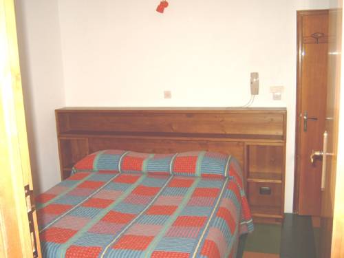 Imagen de la habitación del Hotel Albergo Tirolo. Foto 2