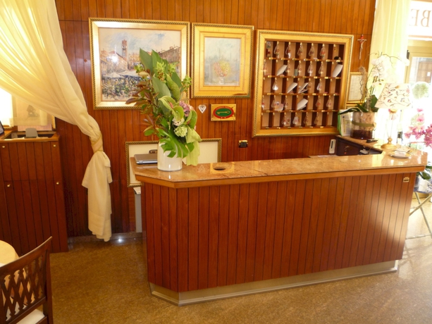 Imagen de los interiores del Hotel Albergo Trento. Foto 12