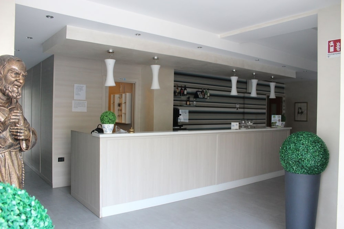 Imagen de los interiores del Hotel Albergo Villa Bianca. Foto 18