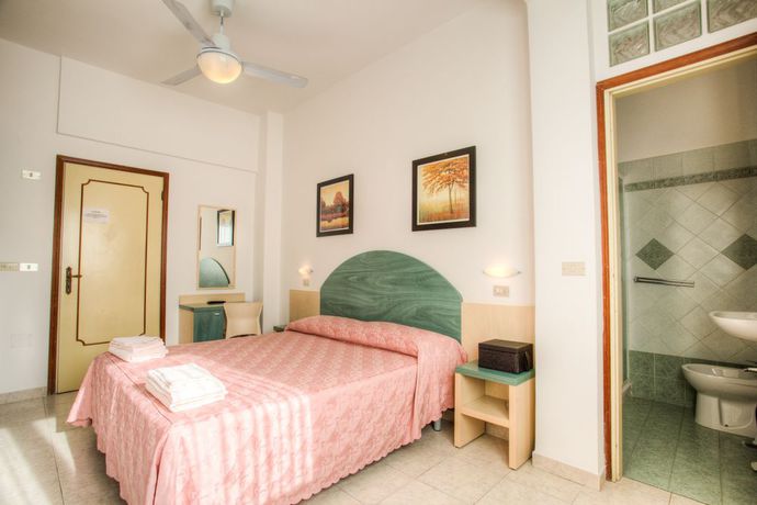 Imagen de la habitación del Hotel Albergo Villa Lucia. Foto 11