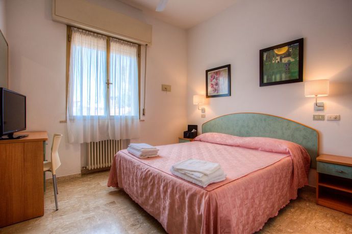 Imagen de la habitación del Hotel Albergo Villa Lucia. Foto 15