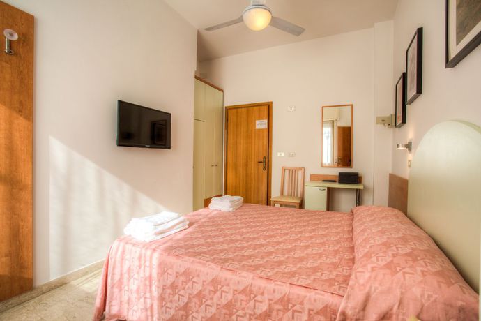 Imagen de la habitación del Hotel Albergo Villa Lucia. Foto 17