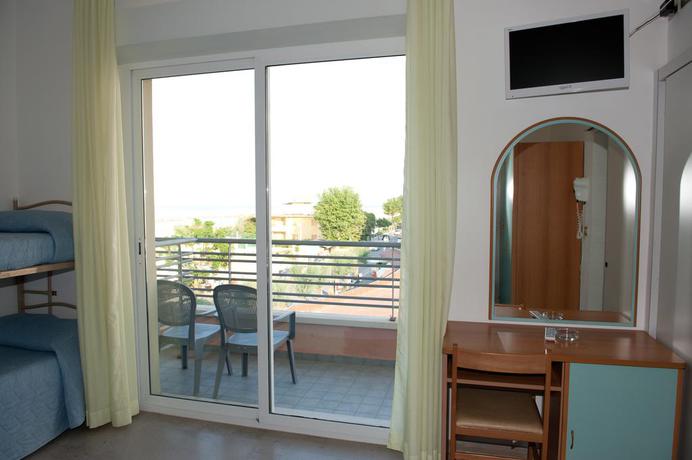 Imagen de la habitación del Hotel Albergo Villa Mauri. Foto 5