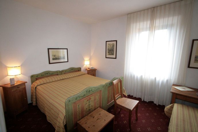 Imagen de la habitación del Hotel Albergo Villa Nencini. Foto 4