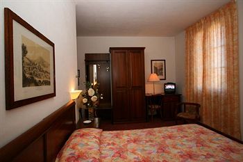 Imagen de la habitación del Hotel Albergo Villa Nencini. Foto 7