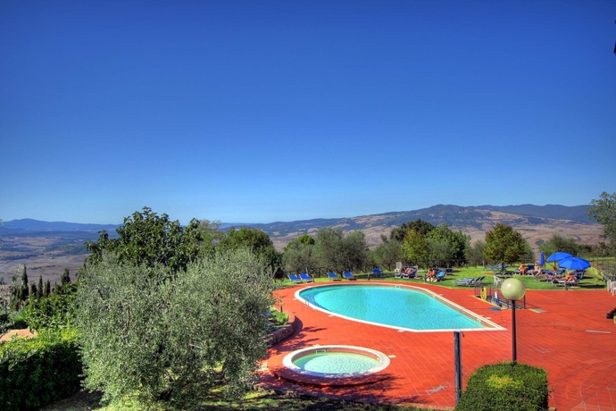 Imagen de la piscina del Hotel Albergo Villa Rioddi. Foto 17