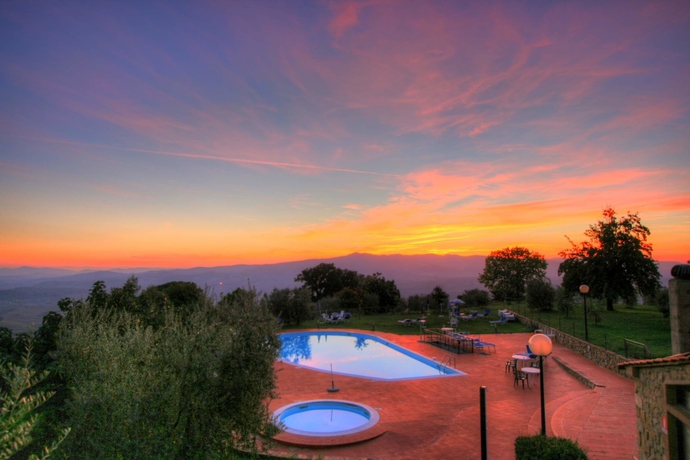 Imagen de la piscina del Hotel Albergo Villa Rioddi. Foto 18