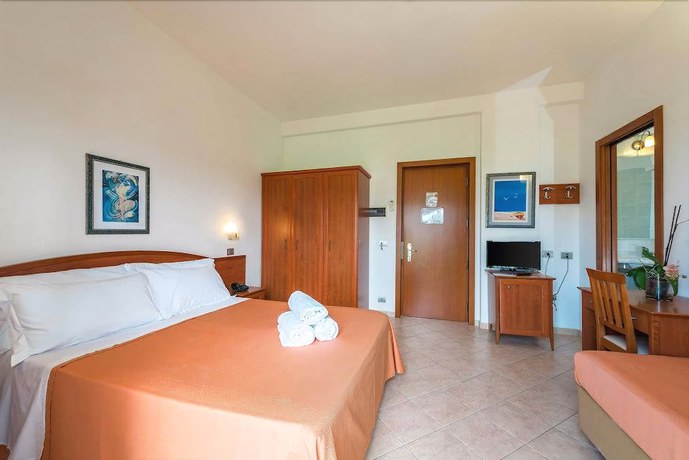 Imagen de la habitación del Hotel Albergo Villa a Mare, Peschici. Foto 15
