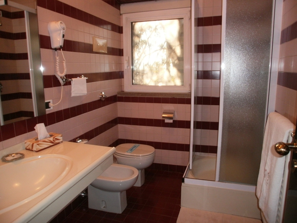 Imagen de la habitación del Hotel Albergo Villa and Roma. Foto 5