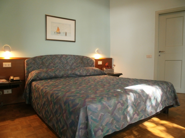 Imagen de la habitación del Hotel Albergo Villa and Roma. Foto 8