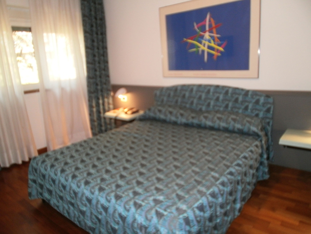 Imagen de la habitación del Hotel Albergo Villa and Roma. Foto 10