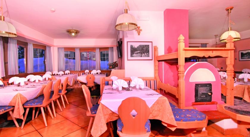Imagen del bar/restaurante del Hotel Albergo Villetta Maria. Foto 2