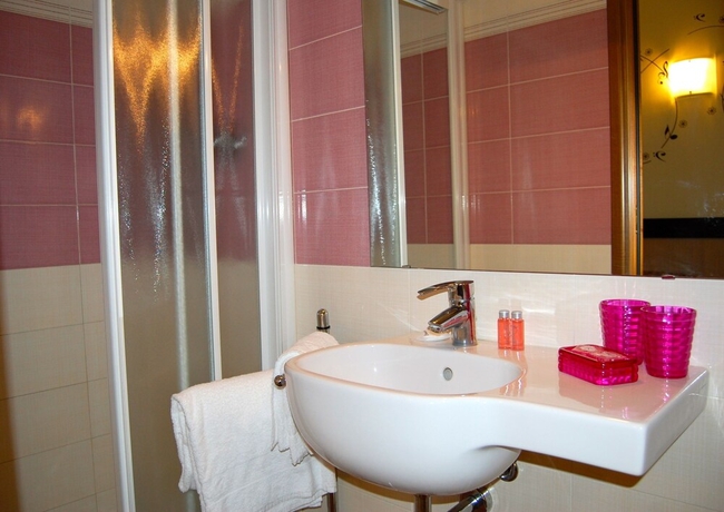 Imagen de la habitación del Hotel Albergo Visconti. Foto 14