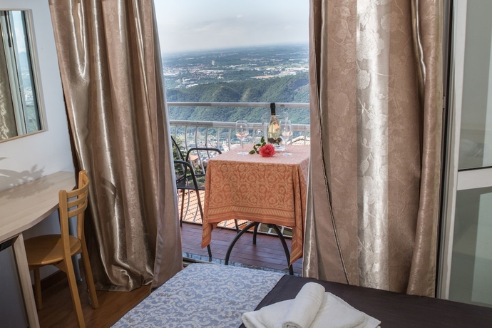 Imagen de la habitación del Hotel Albergo Vista Lago. Foto 12