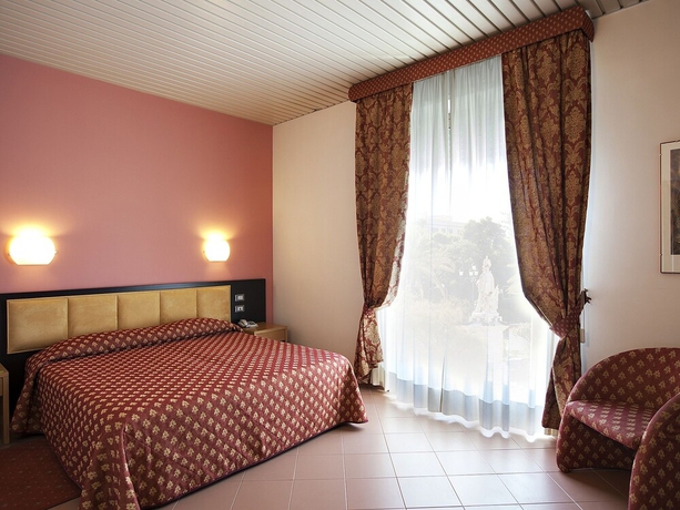 Imagen de la habitación del Hotel Albergo Vittoria. Foto 12