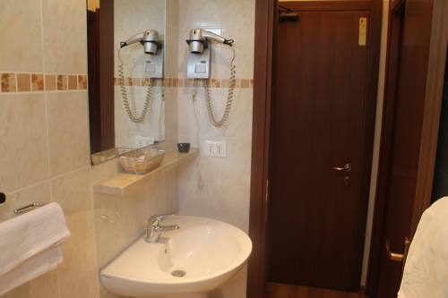 Imagen de la habitación del Hotel Albergo Vittoria, Ovada. Foto 4