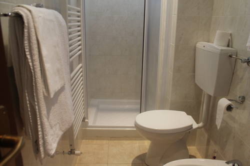 Imagen de la habitación del Hotel Albergo Vittoria, Ovada. Foto 6