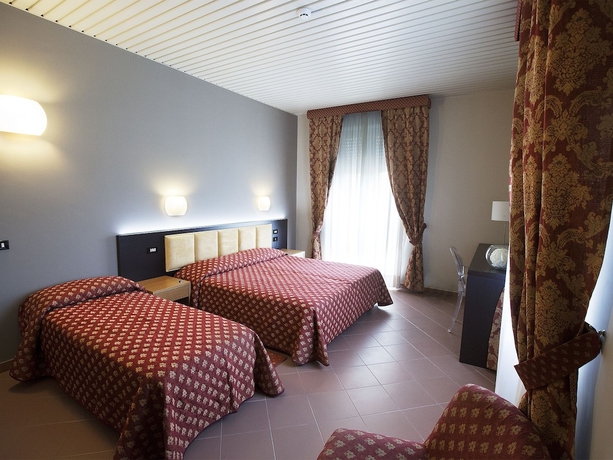 Imagen de la habitación del Hotel Albergo Vittoria, Trapani. Foto 2