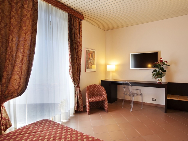 Imagen de la habitación del Hotel Albergo Vittoria, Trapani. Foto 4