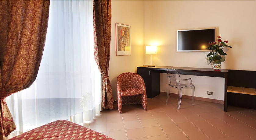 Imagen de la habitación del Hotel Albergo Vittoria, Trapani. Foto 15