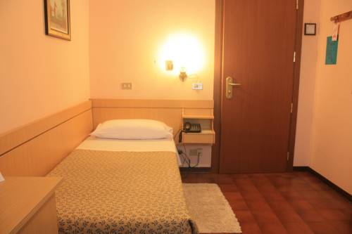 Imagen de la habitación del Hotel Albergo Zoello Je Suis. Foto 11