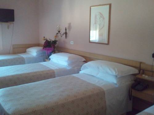 Imagen de la habitación del Hotel Albergo Zoello Je Suis. Foto 13